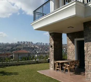 فلل عائلية واسعة في Bahcesehir مع حدائق خاصة